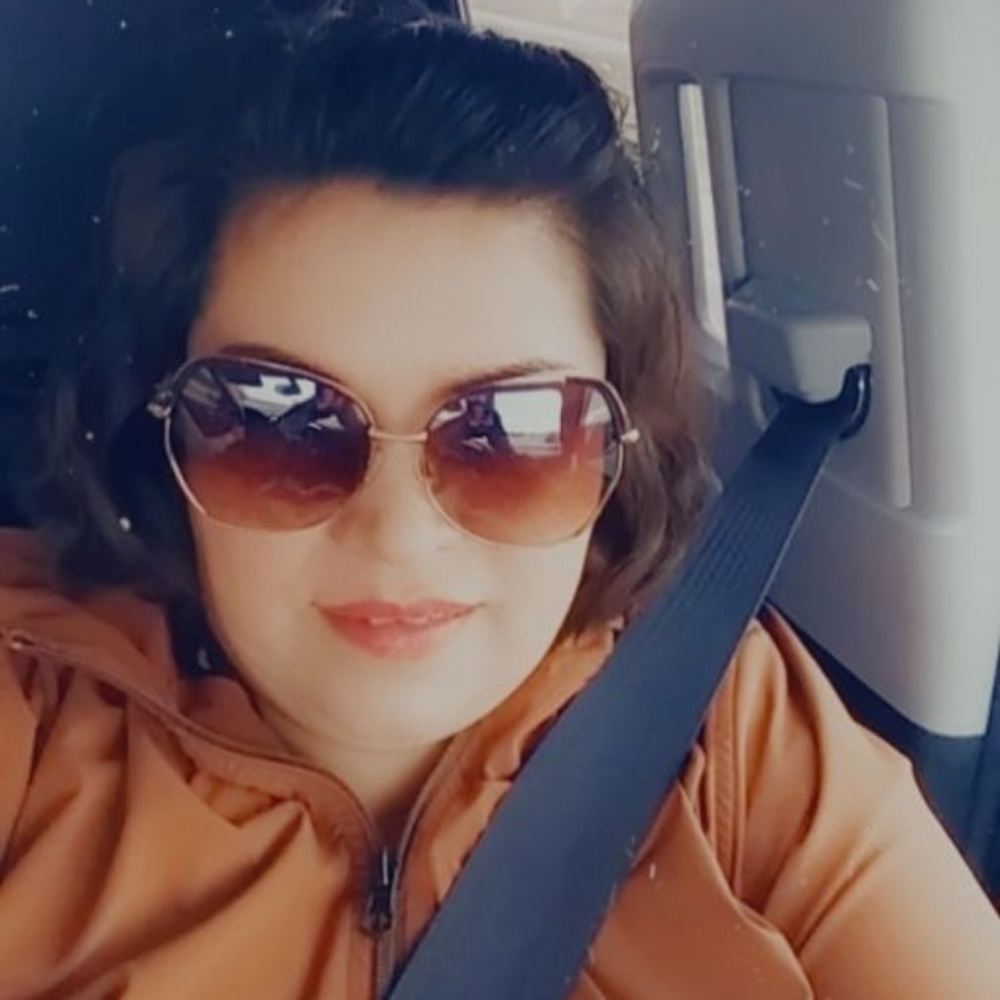 Meet your Posher, Elidia